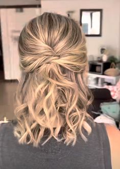 Short Blonde Wedding Hair, Medium Length Half Up Half Down, Shoulder Length Formal Hairstyles, Shell Party, Mother Of The Groom Hairstyles, Blonde Wedding Hair