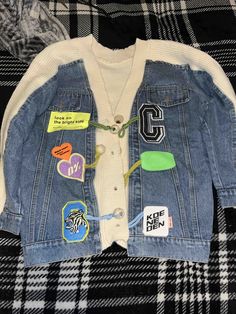 Aiertu Letter Badge Denim Patchwork Knit Cardigan Dopamine Candy Color Patchwork Knit, Winter Activewear, Types Of Jackets, Denim Patchwork, Style Streetwear, Fall Jackets, Black Heart, Fall Looks, Candy Colors