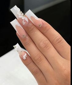 White Wedding Nails, Elegant White Wedding, Gel Nails Long, Wedding Acrylic Nails, White Acrylic Nails, Wedding Nail, Acrylic Nails Coffin Pink, Wedding Nails For Bride, Wedding Nails Design