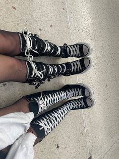 Knee High Converse Outfit Emo, Emo Converse, High Converse Outfit, Knee High Converse Emo, Black Knee-high Grunge Boots, Emo Shoes, Black Knee-high Grunge Platform Boots, Knee High Converse, Outfits With Converse