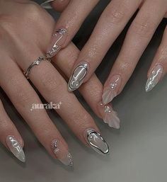 nails, fashion, nyc, clean girl, insta inspo, summer, minimal style, flowers, outfit ideas, dark academia Firework Nails, Silver Nail Designs, Silver Nail Art, White And Silver Nails, Mermaid Nails, Pearl Nails, Metallic Nails, Oval Nails, Clear Nails