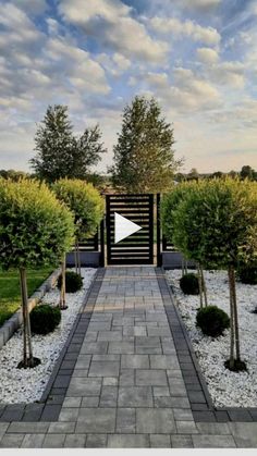 ✓✓ No description.. Landscape Design Front Of House, Modern Minimalist Garden, Minimalist Landscape Design, Modern Front House, Outdoor Shower Diy, Backyard Design Ideas Budget, Small Balcony Design, Modern Backyard Landscaping, Hallowen Costume