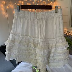 Nwt Please See Photo For Description White Bohemian Mini Skirt For Spring, White Tiered Mini Skirt With Lace Trim, Casual White Mini Skirt With Lace Trim, Casual White Skirt With Ruffle Hem, Bohemian White Mini Skirt With Lace Trim, White Lace Trim Mini Skirt, White Lace Trim Skirt For Day Out, White Mini Skirt With Ruffle Hem For Day Out, Summer White Skirt With Ruffle Hem