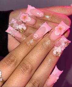 Bows And Flowers Nails, Duck Short Nails, Vacay Nails Acrylic, Pink Birthday Nail Designs, Pink Birthday Nails Acrylic, Takashi Murakami Nails, Pink Short Nails Ideas, Bday Nails Ideas, Pink Junk Nails