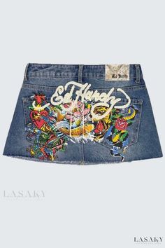 Lasaky - Mid-Waist Denim Shorts with Street-Inspired Letter Print Y2k Inspired Outfit, Summer Wishlist, Mid Rise Denim Shorts, Cute Clothing Stores, Junior Year, Letter Design, Fashion Wishlist, Clothing Stores, Small Room