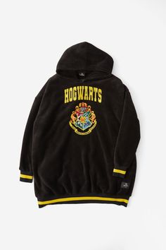 License Oversized HoodieTypo - Harry Potter Oversized Hoodie - Lcn Wb Harry Potter Hogwarts Black UsaTypo | Homewares | Home StylingTypo | Homewares | Home StylingTypo | Homewares | Home Styling Travel Wallet Organizer, Wrapping Gift Cards, Home Styling, Christmas Gift Shop, Stationery Accessories, Lifestyle Trends, Foodie Gifts, Harry Potter Hogwarts, Wallet Organization