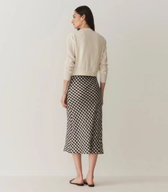 Crafted from a lightweight rayon-linen blend and rendered in our yarn-dyed Marilyn Gingham, the Elowen Skirt is our take on a '90s-style slip skirt. The high waist is trimmed with elastic scallop detailing, while a bias-cut skirt falls to mid-calf. Beaded Shell, Delicate Lingerie, Flowy Summer Dresses, Gingham Skirt, Bias Cut Skirt, Trendy Jackets, Casual Day Dresses, Evening Gowns Elegant, Sleep And Loungewear