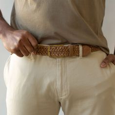 A nod to vintage woven belts, the Teyo features soft, handwoven for your most comfortable fit. Light Academia Mens Fashion, Academia Mens Fashion, Casual Leather Belt, Masculine Style, Gifts For Guys, Gold Belts, Suede Belt, Belt Leather, Leather Belts Men