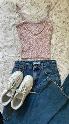 Doentown Girl Aesthetic Outfit, Brandy Top Outfit, Corquette Aesthetic Girl Outfits, Small Town Girl Outfits, Downtown Aesthetic Outfit Summer, Outfit Inspo Brandy Melville, Brandy Girl Aesthetic Outfit, Spring Downtown Girl Outfits, Downtown Girl Outfits Spring