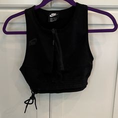 Never Worn Xs Nike Sports Bra. Super Cute, You Can Wear It Anywhere! Nike Athleisure Crop Top For Gym, Nike Athleisure Crop Top For Sports, Nike Sporty Crop Top For Workout, Casual Black Sports Bra For Sports Season, Casual Nike Sports Bra, Tops Nike, Nike Sports Bra, Nike Sports, Nike Black