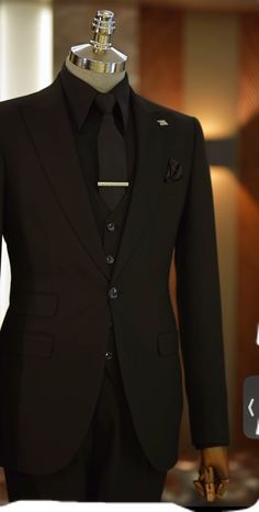 Italian Suits For Men Classy, Tuxedo Aesthetic, Black Suit Aesthetic, Guys Fashion Casual, Black Suit Men, Classy Outfits Men