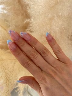 Blue Summery Nails, French Vacation Nails, Greece Vacation Nails, Blue French Tip With Flowers, Pastel Blue Nails Design, Nails Art Bleu, Blue Simple Nails, Blue Flower Nail Designs, Blue Vacation Nails