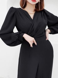 ABOUT THE SIZE: Measurement In CM Size Chest Waist Length Shoulder Hips Sleeve S 86 68 139 98 60 M 90 72 140 102 61 L 94 76 141 106 62 XL 98 80 142 110 63 1. All measurement are in the unit of " cm ",±3cm is allowed ,1cm=0.39Inch 1Inch=2.54cm. 2 If you feel difficult to choose the size ,you can feel free to contact mewe will give you some suggestion,but it is for you reference only. COLOR DIFFERENCE: As we all know ,the different computers display colors differently, the color of the actual item Trendy Summer Fits, Empire Waist Dress Pattern, High Waist Jumpsuit, Cargo Pants Streetwear, Sheath Dresses Pattern, Chic Jumpsuit, White Vintage Dress, Jumpsuit Chic, Long Coat Women