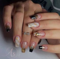 Unique Wedding Nails For Bride, Nail Art Designs Wedding, Acrylic Nails Yellow, Nail Polish Art Designs, Bride Preparation, Bridal Nails Designs, Stunning Nail Designs, Perfect Manicure