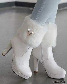 Olivia Mark - Botines con detalle difuminado en V Hak Tinggi, Boots Fur, Cute Shoes Heels, Chunky Heel Ankle Boots, Warm Shoes, Girly Shoes, Zipper Boots, High Heel Boots Ankle, White Boots