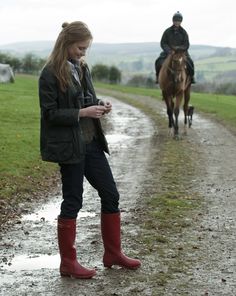 Mode Style Anglais, English Country Fashion, Countryside Outfit, Mode Country, Countryside Fashion, British Country Style, Countryside Style, British Country, English Country Style