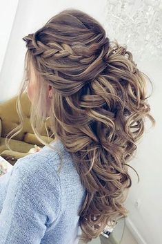 Half up half down wedding hairstyles updo for long hair for medium length for bridemaids #hair #hairstyles #haircolor #haircut #wedding #webdesign #weddinghair #weddinghairstyle #braids #braidedhairstyles #braidinspiration #updo #updohairstyles #shorthair #shorthairstyles #longhair #longhairstyles #mediumhair #promhairstyles #weddinghairstylesforlonghair Partial Updo, Easy Wedding Guest Hairstyles, Bride Hairstyle, Wedding Guest Hairstyles, Long Hair Updo, Hairstyles Wedding, Wedding Hair Down