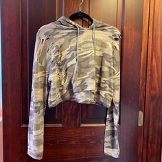 Cropped Camo Distressed Hoodie Nwot Size L But Fits S/M Spring Distressed Long Sleeve Hoodie, Camouflage Cotton Hooded Tops, Casual Camouflage Hooded Top, Casual Camouflage Hoodie Top, Scuba Sweatshirt, Distressed Hoodie, Blue Cape, Divided H&m, Distressed Sweatshirt