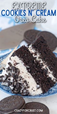 a slice of oreo cake on a blue plate