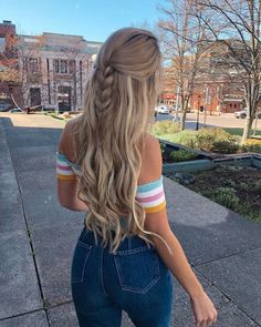 simple + pretty half up braided hairstyle Dunner Wordend Haar, Great Hairstyles, Sopot, Long Blonde, Hairdo For Long Hair, Long Blonde Hair, Hairstyles For Women, Hairstyles For School, Half Up