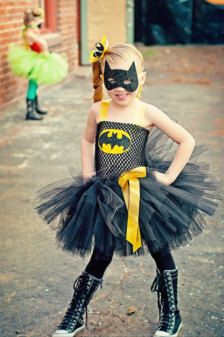 this is awesome! @Lani Vesik Shayne can be Batgirl and Kaden can be Captain America! Superhero Tutu Costumes, Batman Tutu, Batman Diy, Batman Girl, Costume Carnaval, Batman Inspired, Baby Kostüm, Batman Costume, Batman Party