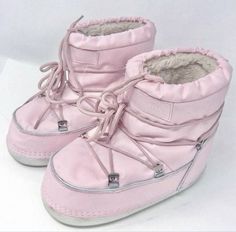 Pink Closet, Winter Y2k, Snow Angel, Funky Shoes, Shoe Inspo, New Rock, Aesthetic Shoes, Moon Boots, Swag Shoes