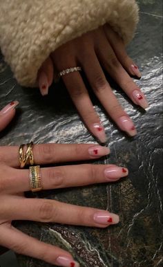 Hailey Bieber Nail Inspiration, Amalie Star Nails, Cool Nail Inspo Acrylic, Gel Nail Inspiration Short, Heyli Bieber Nails, Cool Nail Inspo Almond, Peggy Gou Nails, Complicated Nails, Bailey Bieber Nails