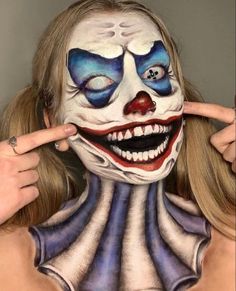 Clown Face Paint Ideas, Colorful Skull Makeup, Clown Makeup Halloween, Crazy Halloween Makeup, Halloween Makeup Artist, Creepy Clown Makeup, Halloween Make-up Looks, Creepy Makeup, Creepy Halloween Makeup