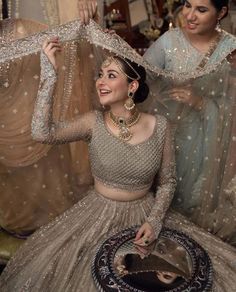 Hania Amir Lehnga, Desi Lehanga, Nikkah Jewellery, Qawali Night Outfits, Asian Fits, Pakistani Bridal Lehenga, Baju Kahwin, Desi Fits, Pakistani Bridal Dress