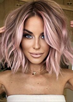 Summer Hair Color Ombre, Vivid Hair Color For Pale Skin, Rose Gold On Blonde Hair, Rose Gold Hair Brunette Short, Short Rose Gold Hair, Short Pastel Pink Hair, Pink Hair Balayage, Platinový Blond, Rose Gold Short Hair