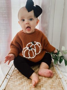 Halloween Embroidered Sweater, Pumpkin Embroidery Sweater, Hand Embroidered Sweaters, Fall Embroidered Sweater, Diy Embroidered Sweater, Baby Sweater Embroidery, Sweater Embroidery Ideas, Sage Blanket, Name Sweater Baby