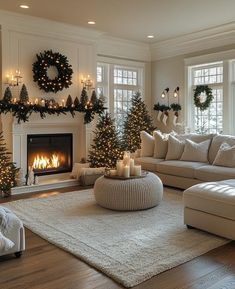 Sunrooms, Living Room Decor Cozy, Pretty Christmas, Christmas Home Decor, Dream House Interior, House Room, Decor Home Living Room