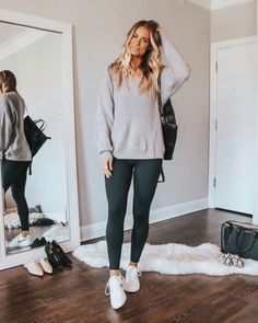 Legging Outfits For Travel-20 Travel Bloggers Approved Looks #outfitideas #fashion #womensfashion #outfit #style #womensclothes #dresses Green Leggings Outfit, Gym Leggings Outfit, Adidas Leggings Outfit, Outfits With Air Force Ones, Outfits Leggins, Leggings Outfit Summer, Sporty Leggings, Look Legging, Cute Outfits With Leggings