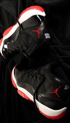 Mens Shoes Sneakers Jordans, Old Jordans, Jordans For Boys, Tenis Air Jordan, Tennis Jordan, Jordan 7s, Jordans Aesthetic, Jordans Men, All Jordans