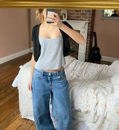 How To Style Carpenter Pants, Foldover Pants Outfit, Mom Vibes Outfit, Cute Outfits For Italy, Oregon Fits, Basic Summer Outfits, Fem Fits, Easy Fits, Norm Core