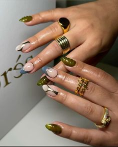 #earthytones #naildesign Earth Toned Nails, Short Abstract Nail Designs, Abstract Fall Nails, Earthy Nails Designs, Earth Tone Nails, Earthy Nails, Earthy Art, Bday Nails