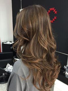 Light Brunette Hair, Honey Brown Hair, Brown Hair Looks, Brunette Hair With Highlights, Hairstyles For Layered Hair, Caramel Hair, Brunette Balayage Hair