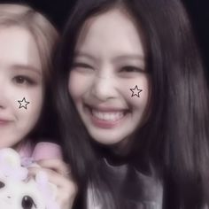 Matching pfp (1/2) <3 Blackpink bp rosè jennie icon icons ꒰Mine !!꒱꒰Repost w/credits꒱ ꒰Tags : #blackpink #rosè #roseanne #roseblackpink #jennie #jenniekim #icon #icons #kpopicon #kpop #cute #pfp꒱ Jennie Pfp, Cute Pfp, Bp Rosé, Jennie Icon, Rosé Blackpink, Matching Pfp, 1 2 3, Black Pink