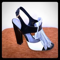 Authentic Tod’s Fringe Black Heels. Size 7. No Box. Lightly Worn, In Excellent Condition. These Gorgeous, Unique Sandals Are Sure To Make A Statement! Retail Price $925 -Willing To Negotiate Unique Sandals, Tods Shoes, Slingback Sandals, Leather Fringe, Slingback Sandal, Tri Color, Black Heels, Shoes Women Heels, Shoes Heels