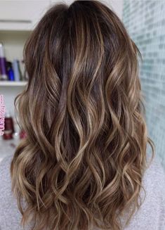 Honey Bayalage, Highlights On Brunette, Kimono Hairstyle, Bayalage Highlights, Rambut Brunette, Honey Brown Hair, Hot Hair Colors