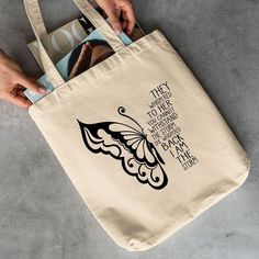 Tote Bag Design Ideas Aesthetic, Tote Bag Painting Ideas Aesthetic, Tote Bag Inspiration, Hand Bags Ideas, Butterfly Tote Bag, Pretty Tote Bags, Biology Projects