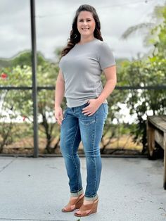 Elevate your style with our high-waisted Pocket Full Of Sunshine Relaxed Fit Jeans by Judy Blue! The classic relaxed fit and dark blue wash create a versatile and fashionable look. You'll be the talk of the town in these must-have jeans! 94% Cotton 5% Polyester 1% Spandex 30" Inseam 10.75" Rise Sizing Guide: 0 Waist 24" Hips 28" 1 Waist 25" Hips 30" 3 Waist 26" Hips 31" 5 Waist 27" Hips 32" 7 Waist 28" Hips 33" 9 Waist 29" Hips 34" 11 Waist 30” Hips 35" 13 Waist 31" Hips 36" 15 Waist 32" Hips 37 Pants Judy Dench Plus Size, High-rise Jeans In Washed Blue With Hip Pockets, Judy Blue Jeans Plus Size, Mid-rise Denim Blue Jeggings With Five Pockets, High-waisted Denim Blue Jeggings With Pockets, Pocket Full Of Sunshine, Talk Of The Town, Blue Denim Shorts, The Talk