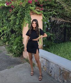 Viviane Audi, Black Summer Outfits, Black Skirt Outfits, All Black Outfit, Spring Summer Outfits, Outfits Casuales, Black Outfit