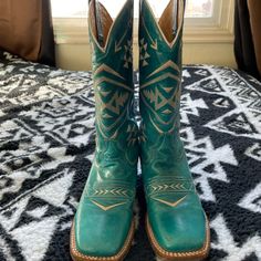 Brand New Condition Barley Worn Absolutely Gorgeous Trendy Green Square Toe Boots, Chic Green Square Toe Boots, Chic Green Square-toe Boots, Turquoise Western Boots With Snip Toe, Womens Cowboy Boots, Turquoise Cowboy Boots, Brown And Turquoise Cowboy Boots, Square Toe Cowboy Boots, Cowboy Boots Women