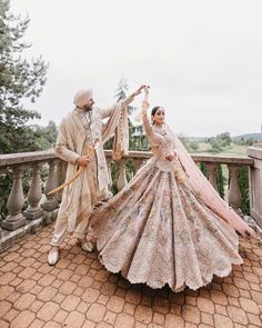 Sikh Wedding Photography, Indian Wedding Pictures, Bride Groom Photoshoot, Bride Groom Poses, Indian Wedding Poses, Bride Photos Poses, Groom Photoshoot, Desi Wedding Dresses