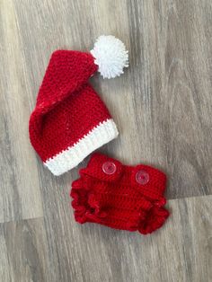 Baby Santa Crochet Pattern! Super cute and festive homemade outfit! Comes with two pattern: Baby Santa Hat & Baby Diaper Cover Overview: ~Level: Beginner Friendly ~Language: English, using US crochet terminology ~Written pattern Available Sizes: - Hat: Newborn, 0-6 Months, 6-12 Months -Diaper Cover: Fits Newborn up to 3 Months Supplies: ~Weight 4 yarn in red and white, I used Big Twist Value Yarn ~Size H/5mm hook ~Tapestry needle, scissors ~ Two 1" Buttons This pattern is intended for personal u Baby Santa Hat, Crochet Santa Hat, Baby Santa, Crochet Santa, Big Twist, Baby Diaper, Yarn Sizes, Santa Baby, Diaper Cover