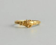 Gimmel Ring Gimmel Ring, Ring Gold Engagement, Claddagh Ring, Claddagh Rings, Hand Ring, Ring Antique, Gold Engagement Ring, Gold Engagement, Gold Engagement Rings