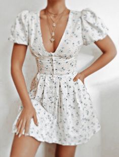 Where To Buy Summer Dresses, Black Floral Midi Dress, Aesthetic Pfp, Summer Dress Outfits, Summer Fashion Outfits, Chic Clothes, Teen Fashion Outfits, Floral Midi Dress, Fashion Chic