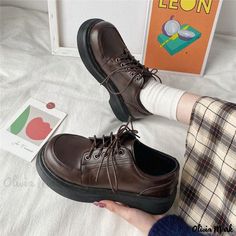 Olivia Mark - Professional Grade Digital Marketing Services Girls Uniform Shoes, Comfortable Leather Shoes, Uniform Shoes, Student Shoes, Oxford Shoes Brown, School Uniform Shoes, Black Oxford Shoes, Mary Jane Platform Shoes, Womens Low Heels