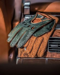 Men Driving, Leather Driving Gloves, British Racing Green, Driving Gloves, Racing Green, Long Gloves, Mens Gloves, Gentleman Style, Leather Diy